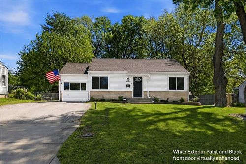 8233 Woodward St, Overland Park, KS, 66204-3554 | Card Image