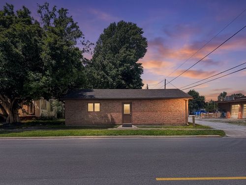 301 N Main St, Flora, IL, 62839-1512 | Card Image