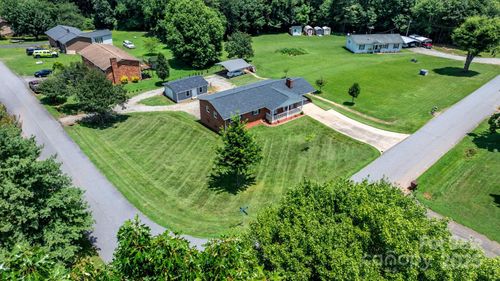 100 Pinecrest Ct, Taylorsville, NC, 28681-3830 | Card Image
