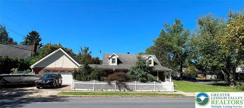 2304 W Greenleaf St, ALLENTOWN, PA, 18104-3966 | Card Image