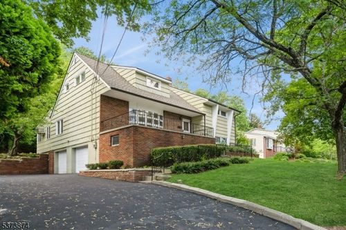 644 Long Hill Rd, Little Falls, NJ, 07424-2047 | Card Image