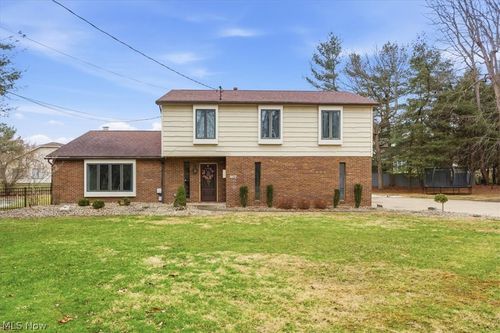 807 51st St, Vienna, WV, 26105-3147 | Card Image