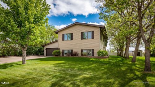 2018 5th Ave Ne, Beulah, ND, 58523-6169 | Card Image