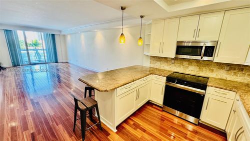 apt-307-19390 Collins Ave, Sunny Isles Beach, FL, 33160-2278 | Card Image