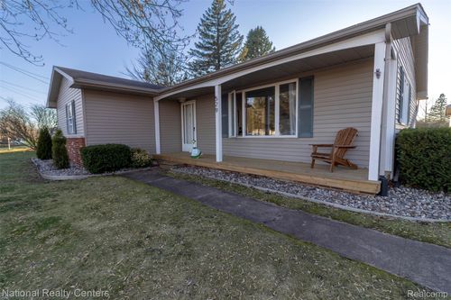 529 N Watkins, Perry, MI, 48872-9104 | Card Image