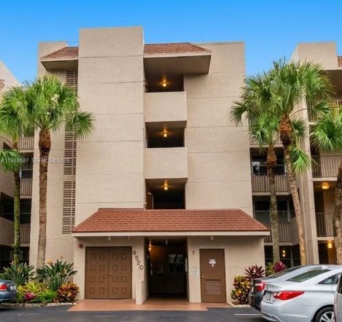 apt-303-9520 Seagrape Dr, Davie, FL, 33324-5977 | Card Image
