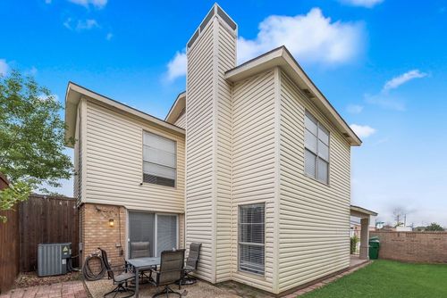 2643 Via Ventura Cir, Carrollton, TX, 75006-4638 | Card Image