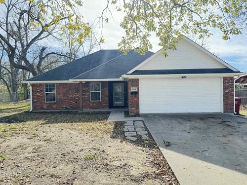 806 E 10th St, Bonham, TX, 75418-3935 | Card Image