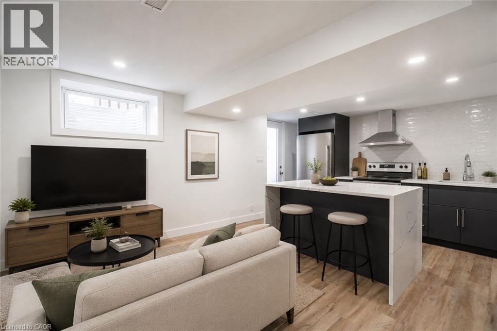 Residential Lease in Hamilton