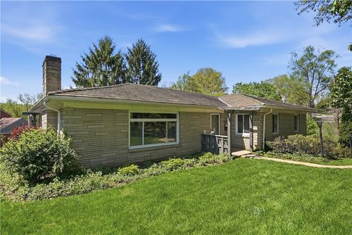 462 Greenhurst Dr, Pittsburgh, PA, 15243-1949 | Card Image