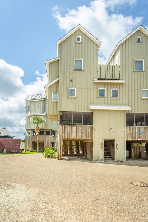 e-32-357 Pirates Landing Dr, Carrabelle, FL, 32322 | Card Image