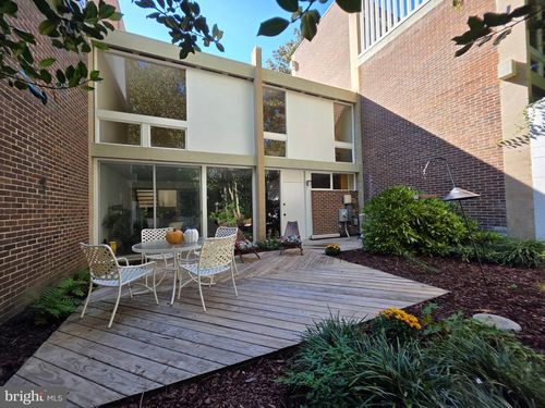 11545 Maple Ridge Rd, RESTON, VA, 20190-3605 | Card Image