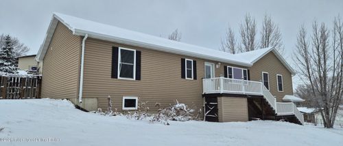 723 4th Ave E, Dickinson, ND, 58601-4422 | Card Image