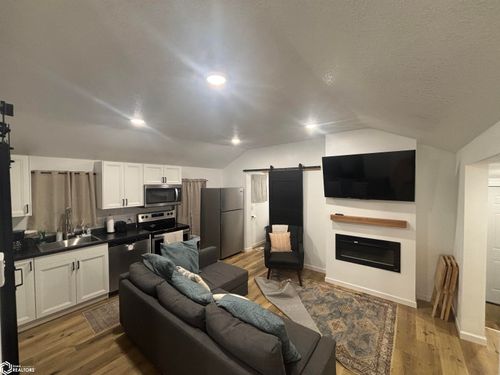 207 S 10th St, Clear Lake, IA, 50428-3847 | Card Image