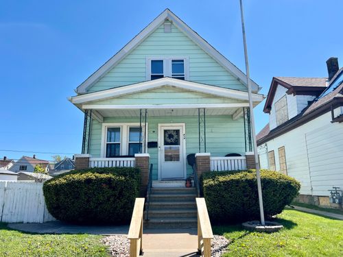 913 Manitoba Ave, SOUTH MILWAUKEE, WI, 53172-2133 | Card Image
