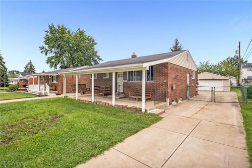 6335 Delores Boulevard, Brook Park, OH, 44142 | Card Image