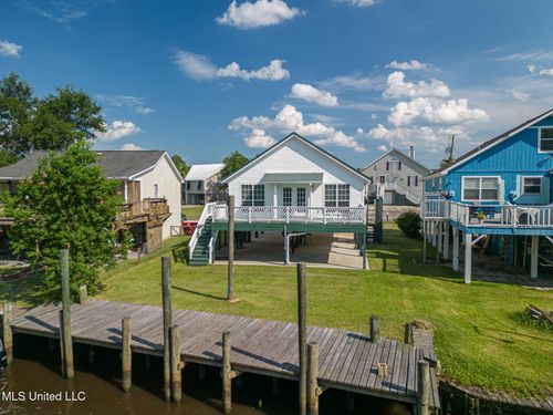 6226 Pontiac Dr, Kiln, MS, 39556-8142 | Card Image