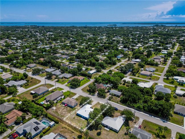 442 Fleming St, House other with 3 bedrooms, 2 bathrooms and null parking in SEBASTIAN FL | Image 31