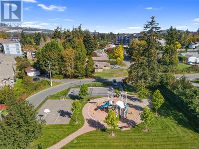 3268 Southglen Dr, House other with 3 bedrooms, 2 bathrooms and 2 parking in Langford BC | Image 3