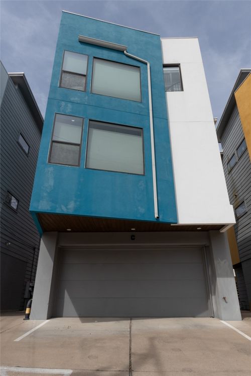 apt-c-3000 Speedway, Austin, TX, 78705-3897 | Card Image