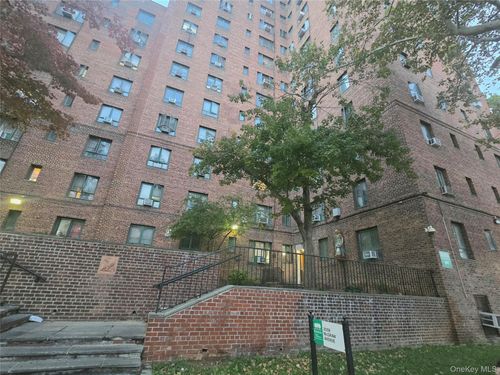 5c-2059 Mcgraw Ave, Bronx, NY, 10462-8006 | Card Image