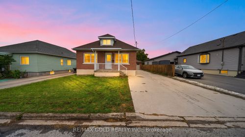 16 Garden St, Thorold, ON, L2V3J1 | Card Image