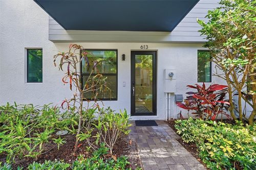 613-613 Ne 22nd Dr, Wilton Manors, FL, 33305-2127 | Card Image