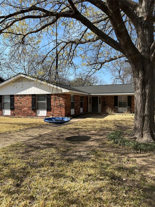8901 Panther Dr, Waco, TX, 76712-3621 | Card Image