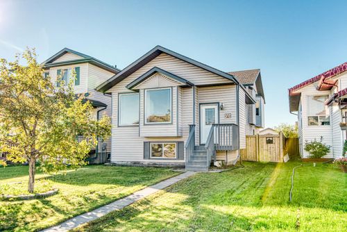 10745 73 Ave, Grande Prairie, AB, T8W2T5 | Card Image