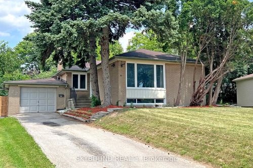 22 Royal Doulton Dr, North York, ON, M3A1N5 | Card Image