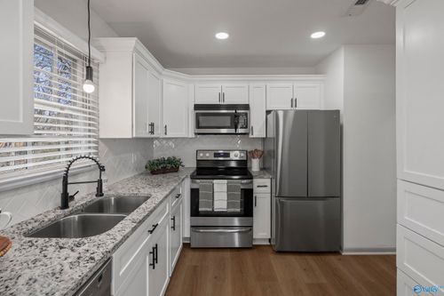 1613 Armstrong St Nw, Huntsville, AL, 35816-2401 | Card Image