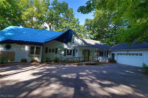 40 Wintergreen Hill Dr, Painesville, OH, 44077-5332 | Card Image