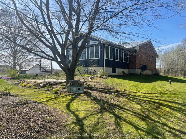 417 10 Th Concession Rd, House other with 4 bedrooms, 2 bathrooms and 10 parking in Langton ON | Image 4
