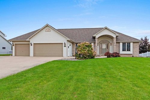 1875 Little Valley Court, LEDGEVIEW, WI, 54115 | Card Image