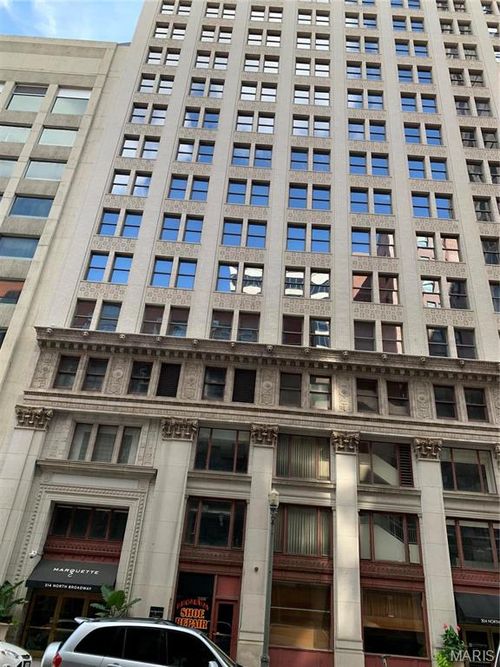 1402-300 N Broadway, Saint Louis, MO, 63102-2002 | Card Image