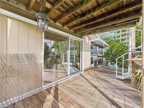 2206 Lemon St, SAINT JAMES CITY, FL, 33956-2025 | Card Image