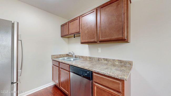 106 Middletown Sq, Condo with 2 bedrooms, 1 bathrooms and null parking in Louisville KY | Image 12
