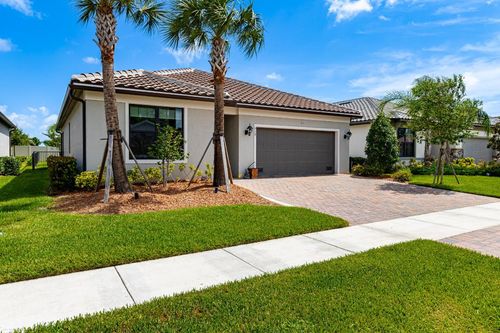 519 Se Villandry Way, Port St. Lucie, FL, 34984-6683 | Card Image