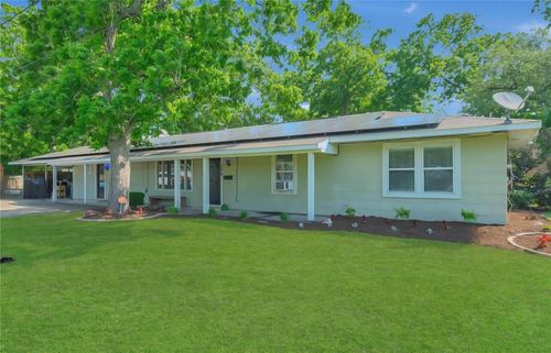 300 N Market St, Louise, TX, 77455 | Card Image