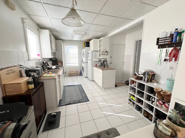 Eat-In Oversized Kitchen | Image 6