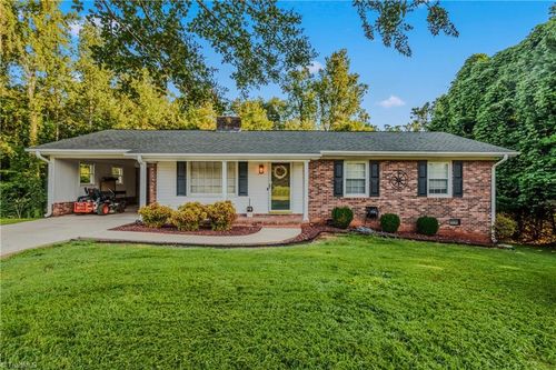 217 Quail Trl, Mount Airy, NC, 27030-1867 | Card Image