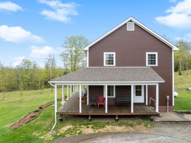 Enter into foyer/mudroom off of porch | Image 30