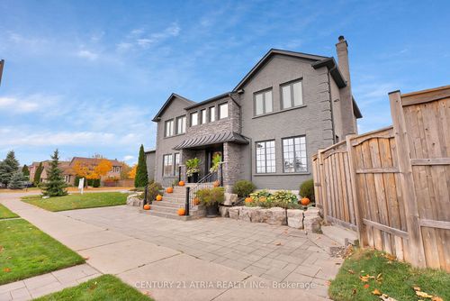 699 Highview Rd, Pickering, ON, L1V4V9 | Card Image