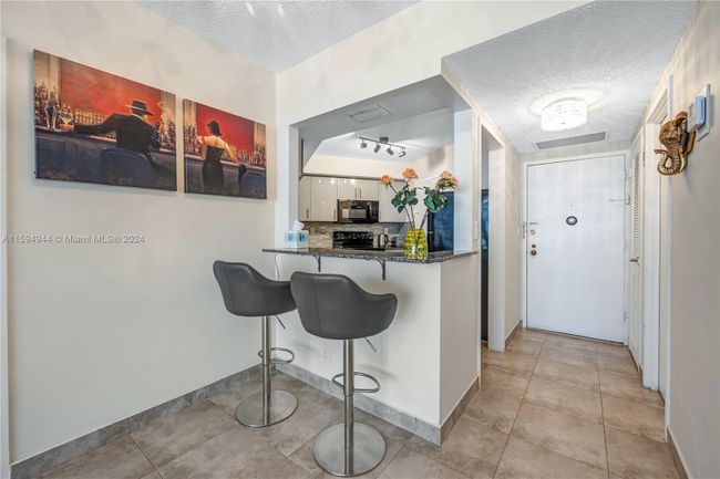 1015 - 3725 S Ocean Dr, Condo with 1 bedrooms, 1 bathrooms and null parking in Hollywood FL | Image 6