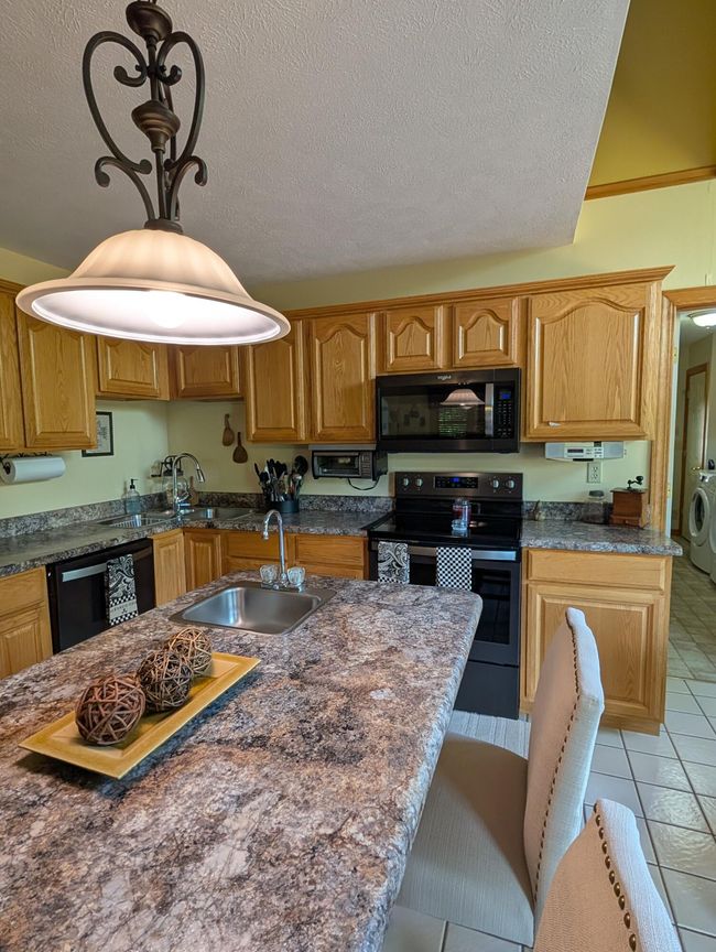 Kitchen | Image 12
