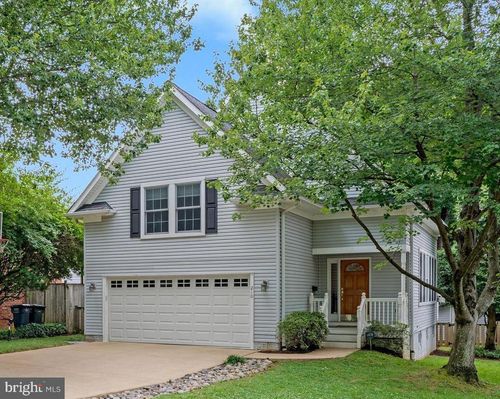 210 N Oak St, FALLS CHURCH, VA, 22046-3236 | Card Image