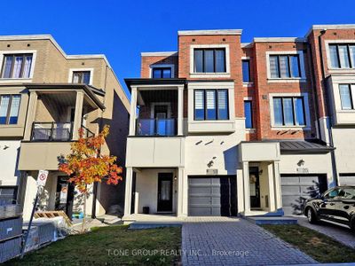 18 Hyderabad Lane, Home with 3 bedrooms, 4 bathrooms and 3 parking in Markham ON | Image 1