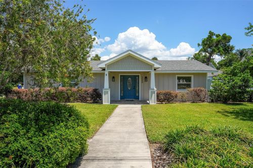 322 N Disston Avenue, TAVARES, FL, 32778 | Card Image