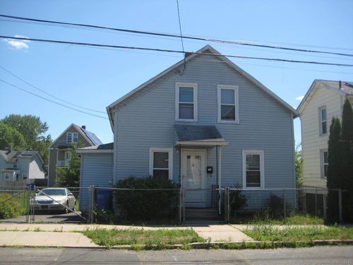 39 Edwards St, Hamden, CT, 06517-3113 | Card Image