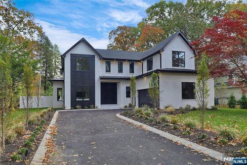 84 Depeyster Ave, Tenafly, NJ, 07670-2233 | Card Image